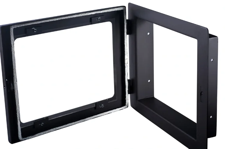 Дверца каминная стальная 435x435, с поддувалом (Россия)